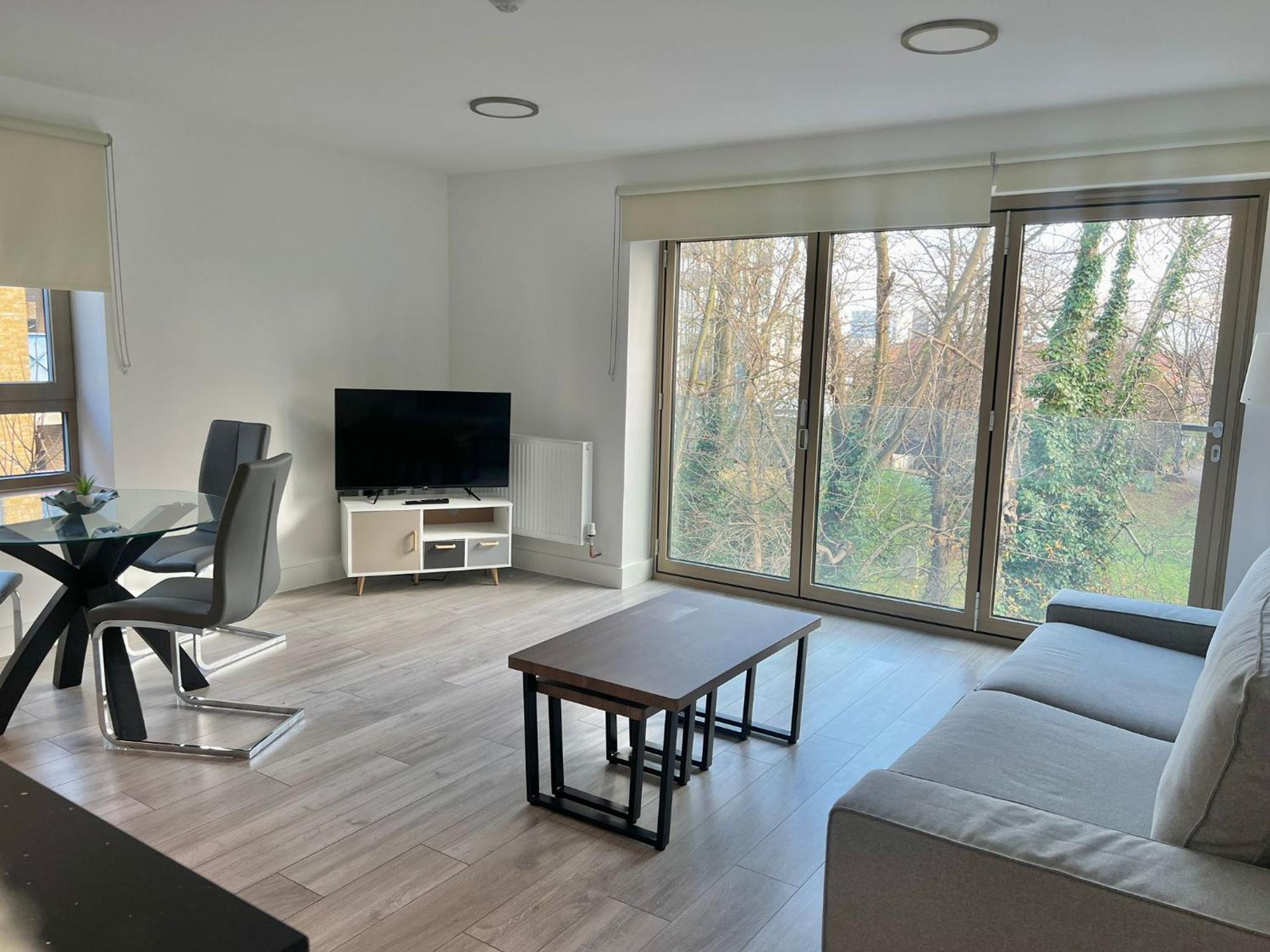 Kensington House By Solitaire Suites สลาว ภายนอก รูปภาพ