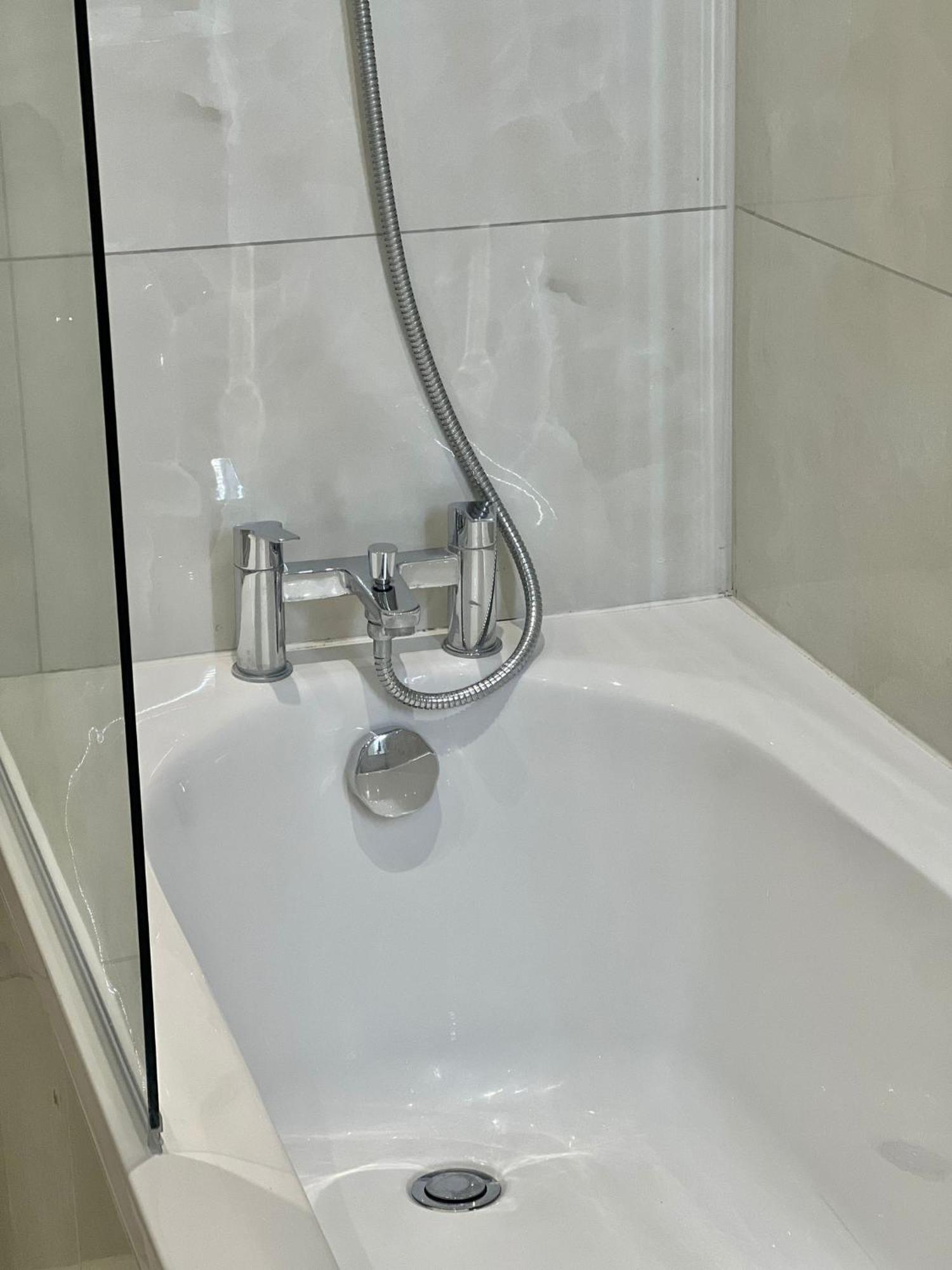 Kensington House By Solitaire Suites สลาว ภายนอก รูปภาพ