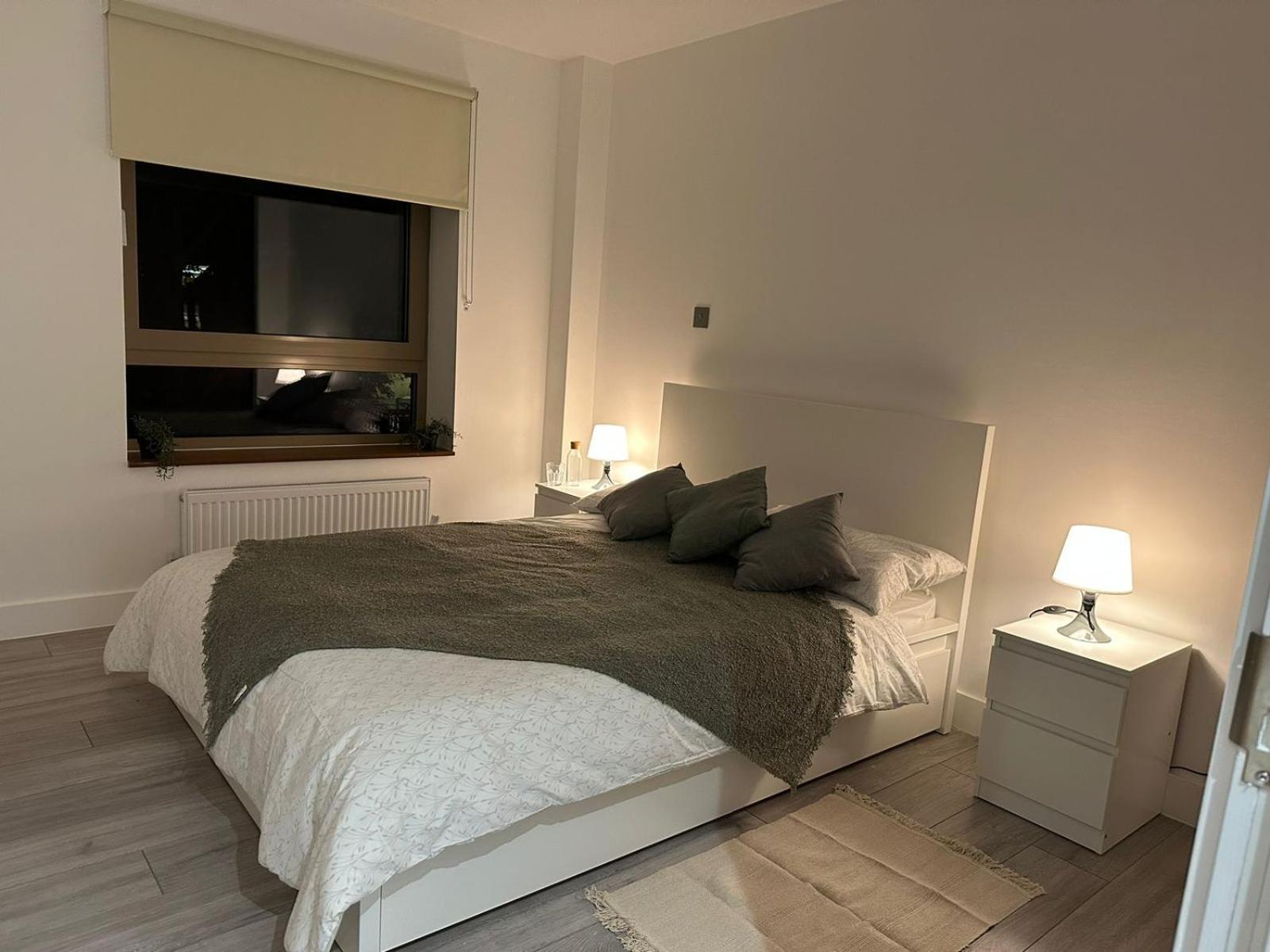 Kensington House By Solitaire Suites สลาว ภายนอก รูปภาพ