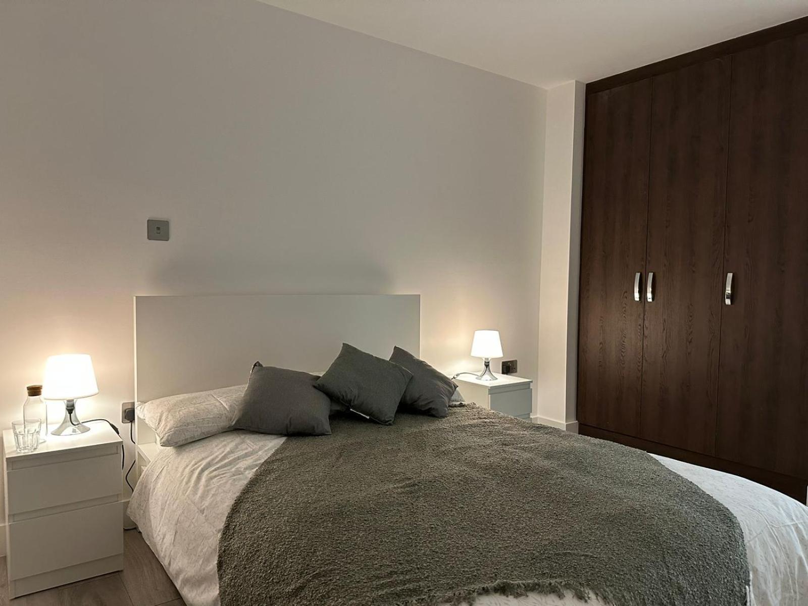 Kensington House By Solitaire Suites สลาว ภายนอก รูปภาพ