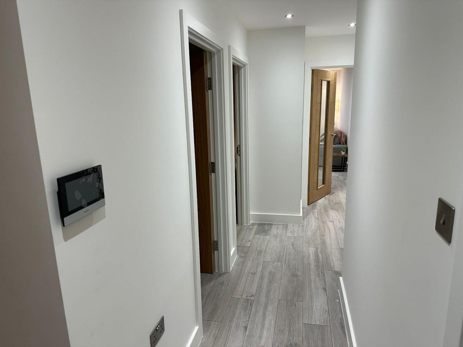 Kensington House By Solitaire Suites สลาว ภายนอก รูปภาพ